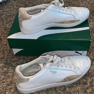 women's white snake skin pumas
